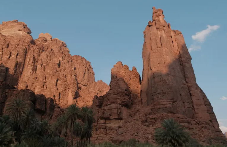 Wadi-Al-Disah-is-a-paradise-for-hikers-and-photographers