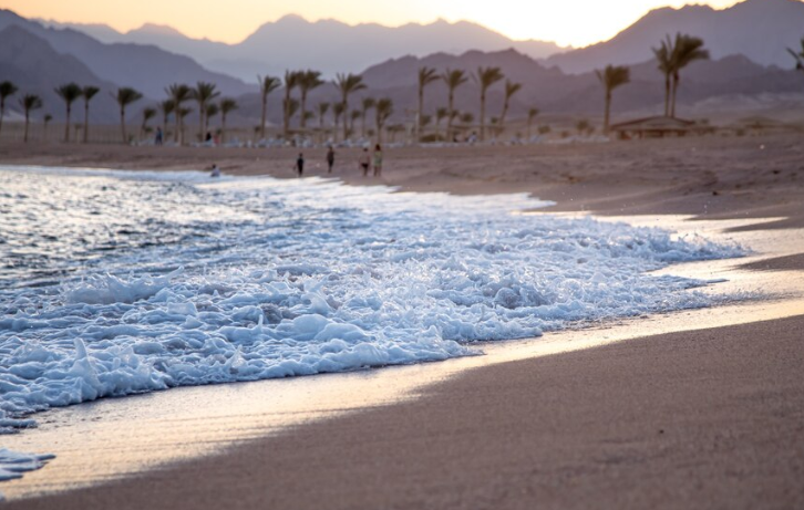 Try-scuba-driving-for-adventure-travel-in-Saudi-Arabia